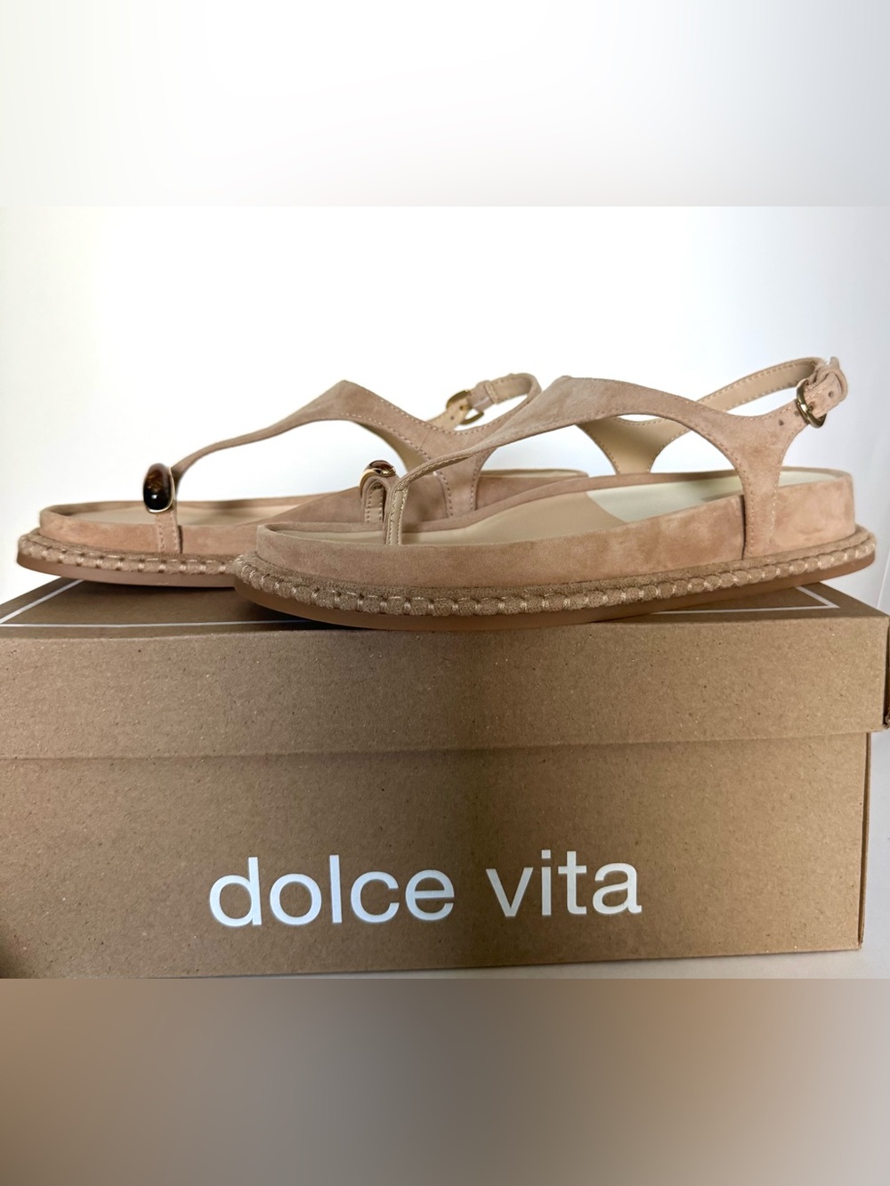 NIB Dolce Vita Stefano Gemstone Beige Cream Nude Suede Thong Comfy Sandals US7 - Picture 4 of 6
